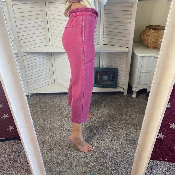 7 For All Mankind pink ankle cropped jogger Pants - Picture 2 of 9
